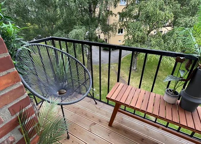 Modern Apartment With A Balcony And Free Parking
