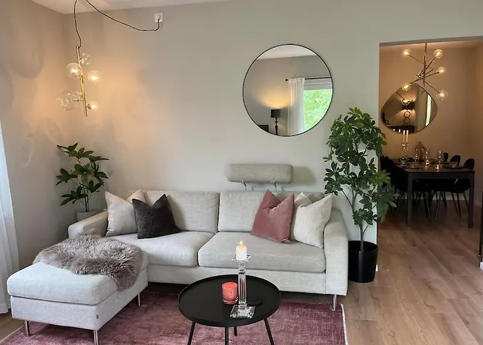 Modern Apartment With A Balcony And Free Parking