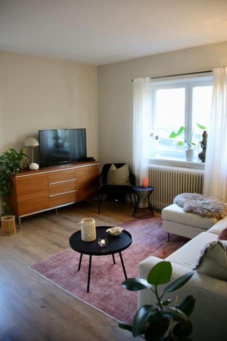 Appartement Modern With A Balcony And Free Parking