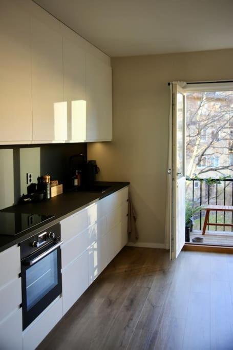 Modern With A Balcony And Free Parking Appartement *